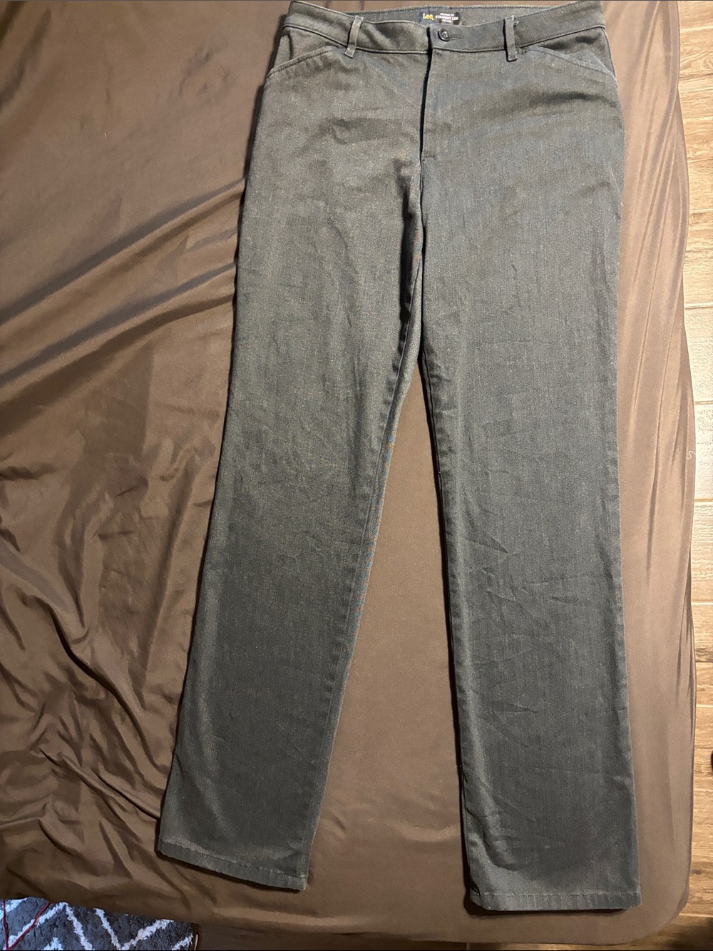 Women’s Lee Relaxed Fit Straight Leg Mid Rise Charcoal Size 10Long Inseam 32”